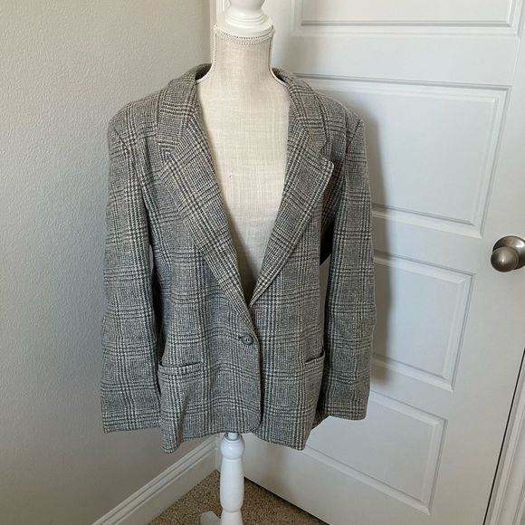 Alfred Dunner Jackets & Blazers - 100% Wool Alfred Dunner Plaid Blazer Size 20